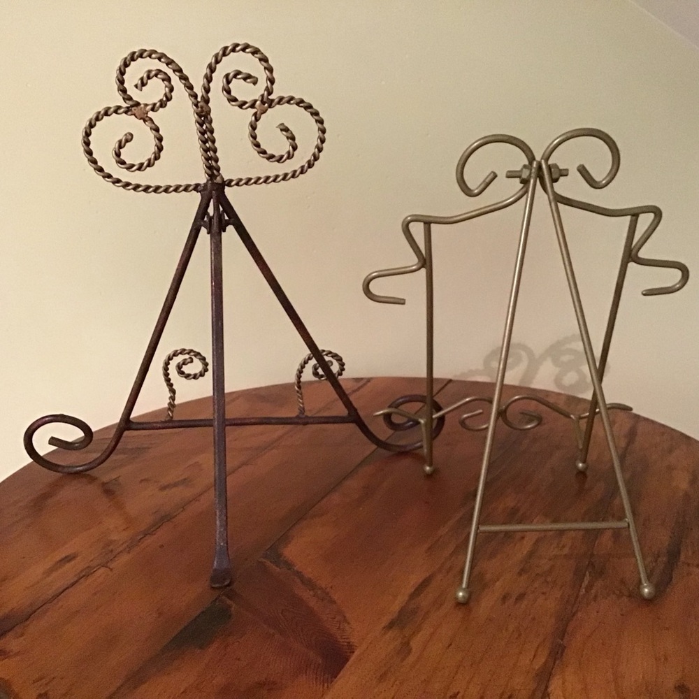 Decorative Metal Easels in Bronze and Gold - Picture 4 of 6
